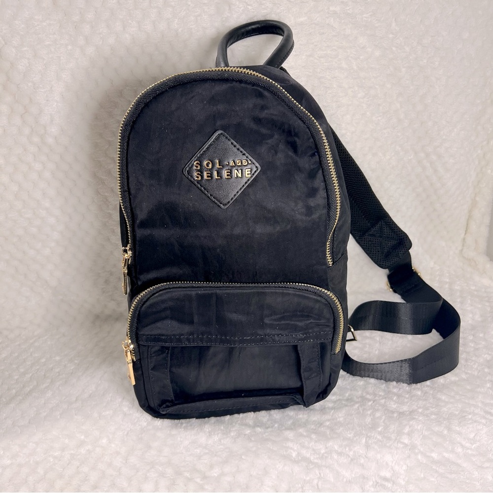 Sol and Selene Hustle sling Backpack